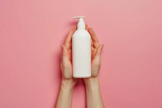 Using feminine hygiene gel 1